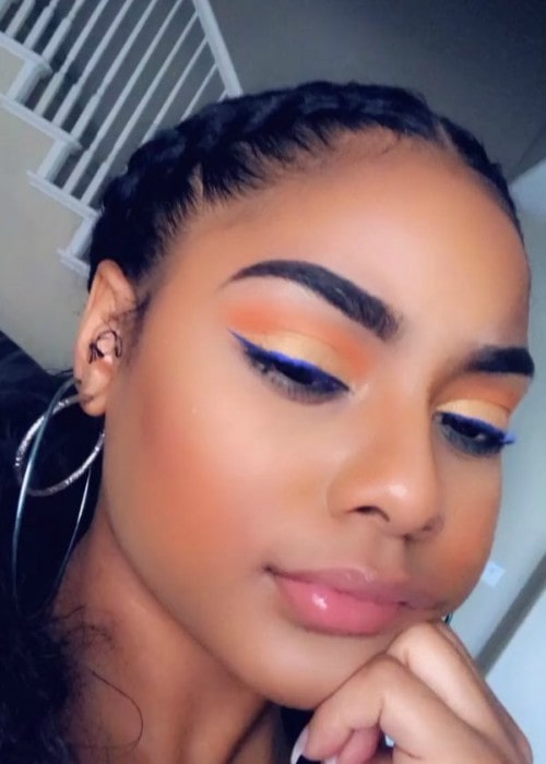 Aanysa in an Instagram selfie as seen in September 2018