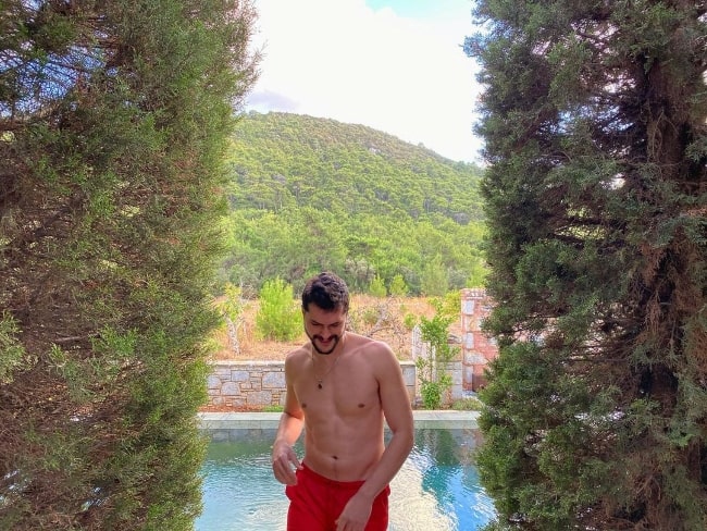 Alperen Duymaz as seen shirtless in an Instagram post in October 2020