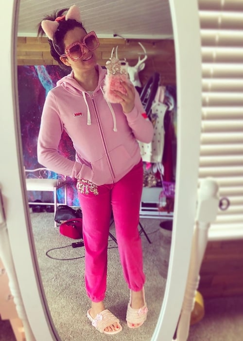 Breland Emory as seen while taking a mirror selfie in a pink outfit while on her way to Target and Starbucks in May 2018
