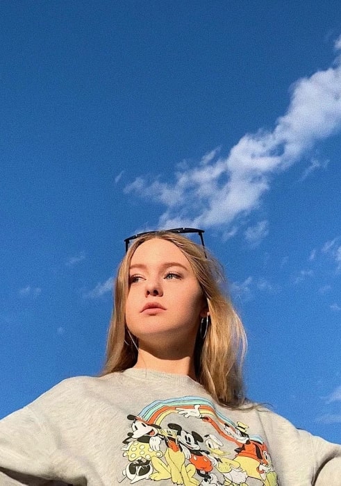 Isabella Crovetti in September 2020 expressing the day's vibes on emojis