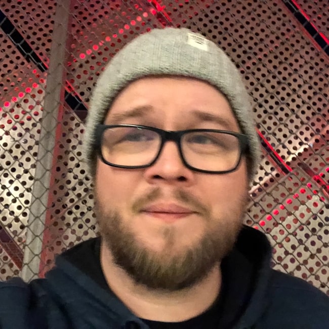 Iskall as seen in a selfie that was taken in the past