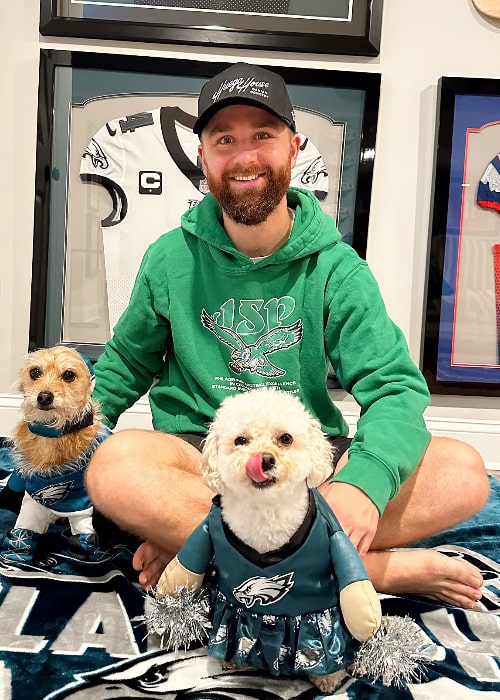 Jake Elliott while promoting Modern Hero Costumes worn by his pets in January 2024