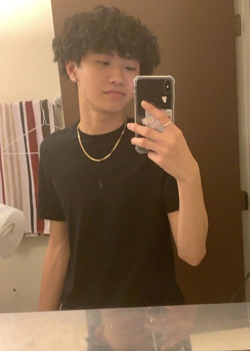 Kevin Tran taking a mirror selfie in October 2019