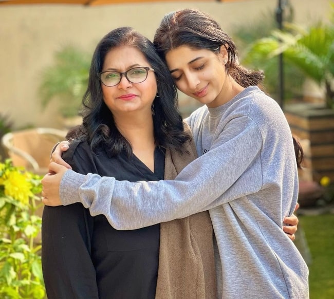 Mawra Hocane as seen while hugging her mother in Lahore, Pakistan in November 2021