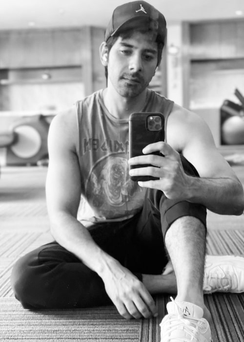 Pavail Gulati as seen while taking a mirror selfie in September 2021
