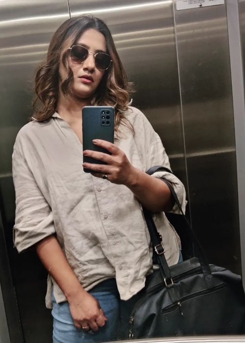 Ritooja Shinde as seen while taking a mirror selfie in December 2022