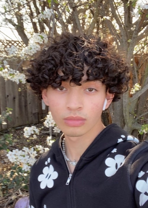Sergio Ju&aacute;rez as seen in a selfie that was taken in February 2022