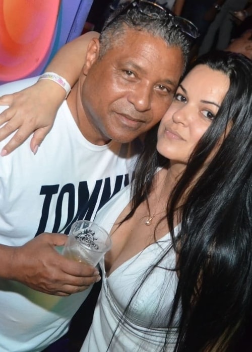 Stevie B as seen while posing with Paula Hill at Coco Mambo Recreio in May 2019